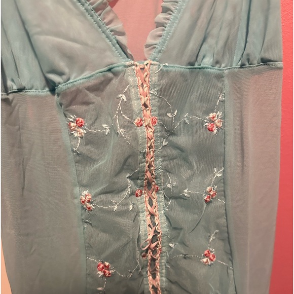 Light blue turquoise lingerie dress/top with ruffle straps and pink flowers - Picture 3 of 3
